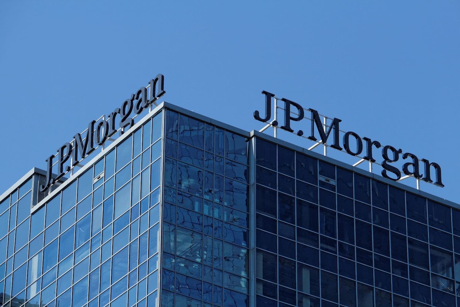 JPMorgan Closes Strike CEO&#x27;s Accounts Despite Trump&#x27;s Order, Raising Questions About Continued Crypto Debanking