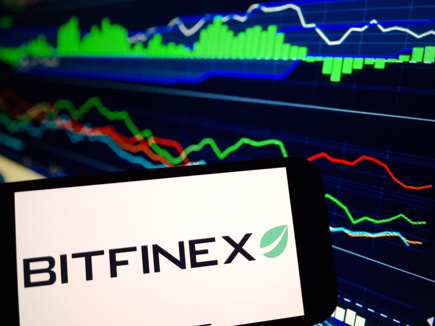 Liquidity Fractures Deepen As Bitcoin Posts First Four-Week Decline In 500 Days, Bitfinex Says