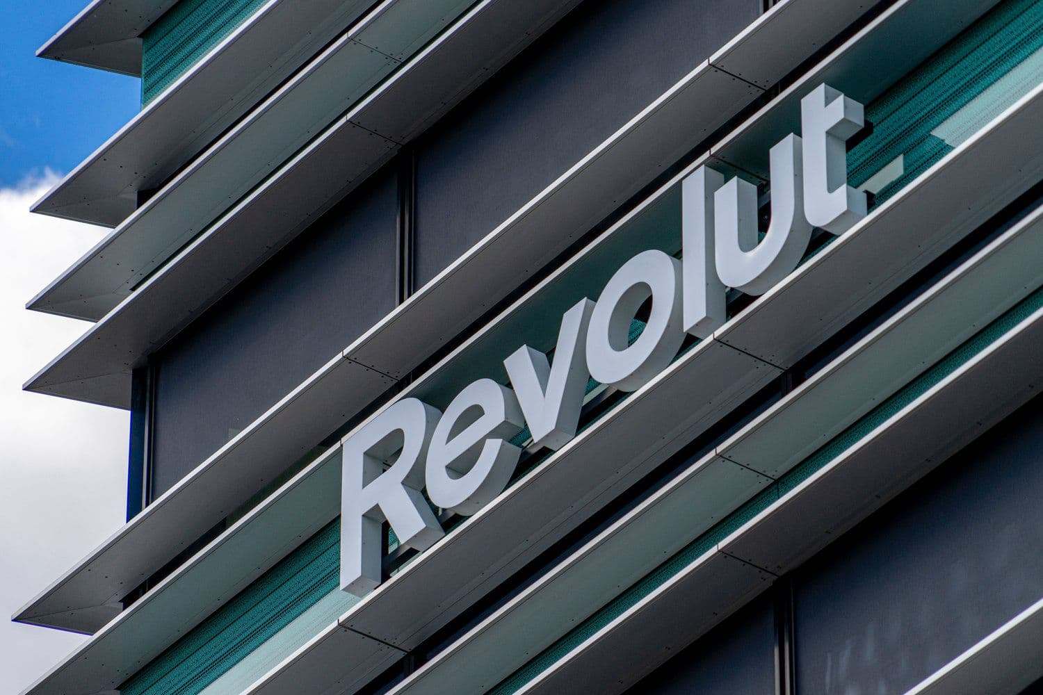 Revolut Adds Solana Payments, Transfers and Staking for 65 Million Users