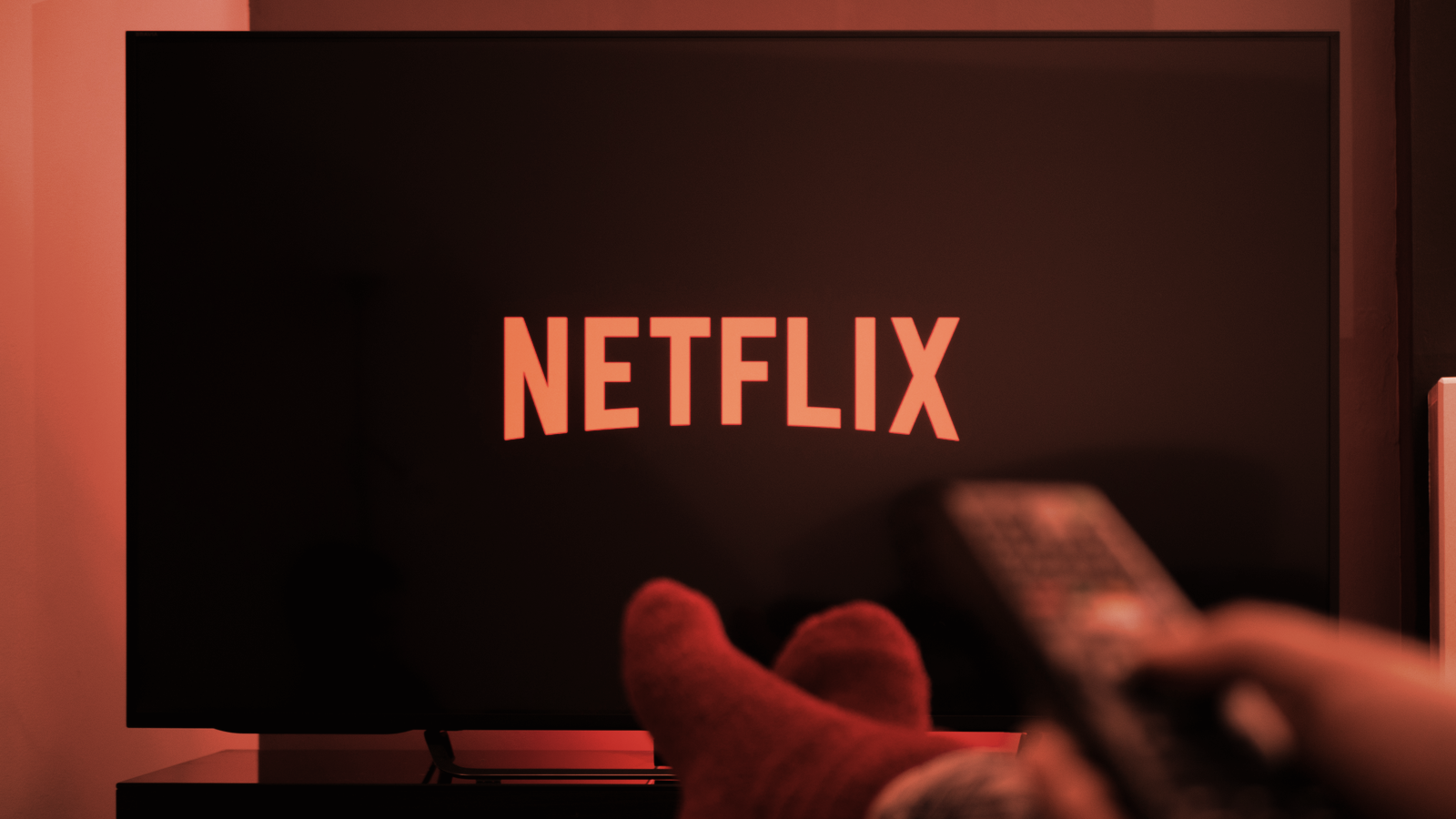 Netflix Stock: Price Slides Toward 0 as Wall Street Reacts to B Warner Bros Deal Netflix Stock: Price Slides Toward 0 as Wall Street Reacts to B Warner Bros Deal
