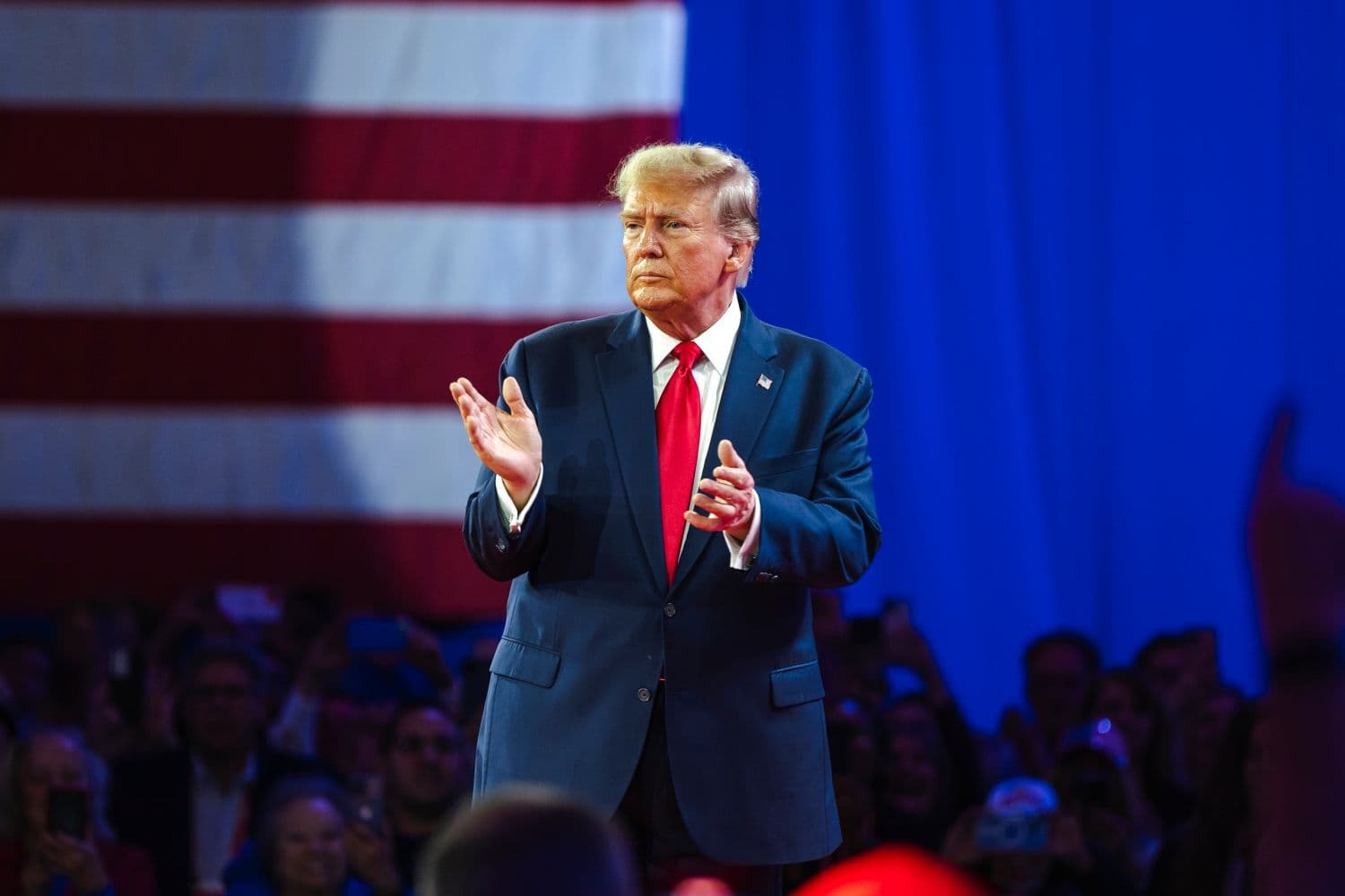 A New Fed Standard? Trump Makes Rate Cuts A Mandatory Condition A New Fed Standard? Trump Makes Rate Cuts A Mandatory Condition