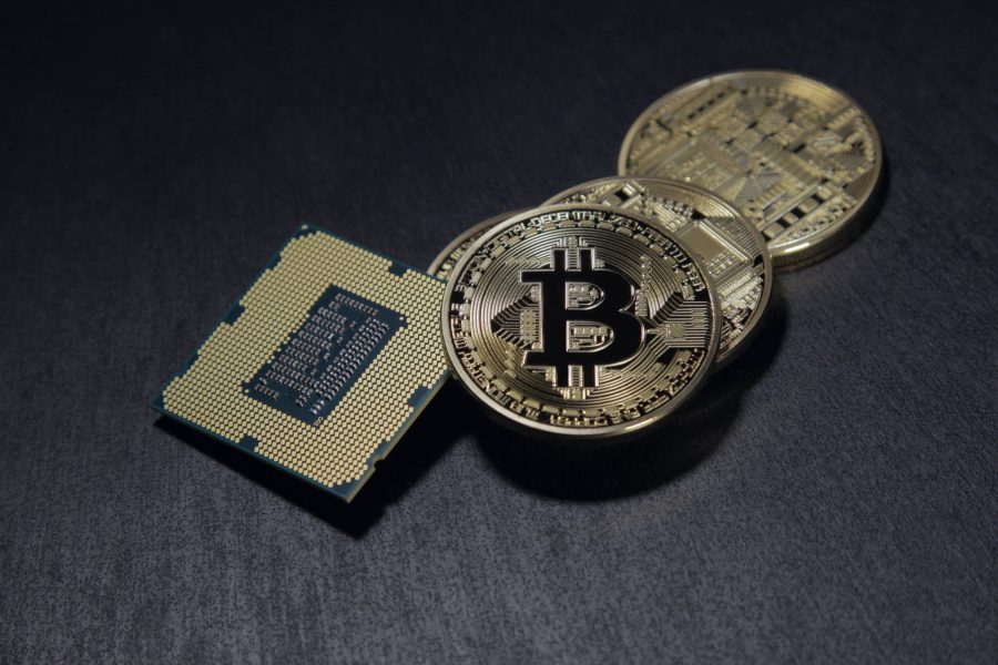 Bitcoin Supply Tightens as Analysts Spot Signals of a Bigger Move