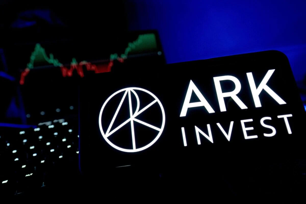 Ark Invest Boosts Coinbase Exposure Across Multiple Funds