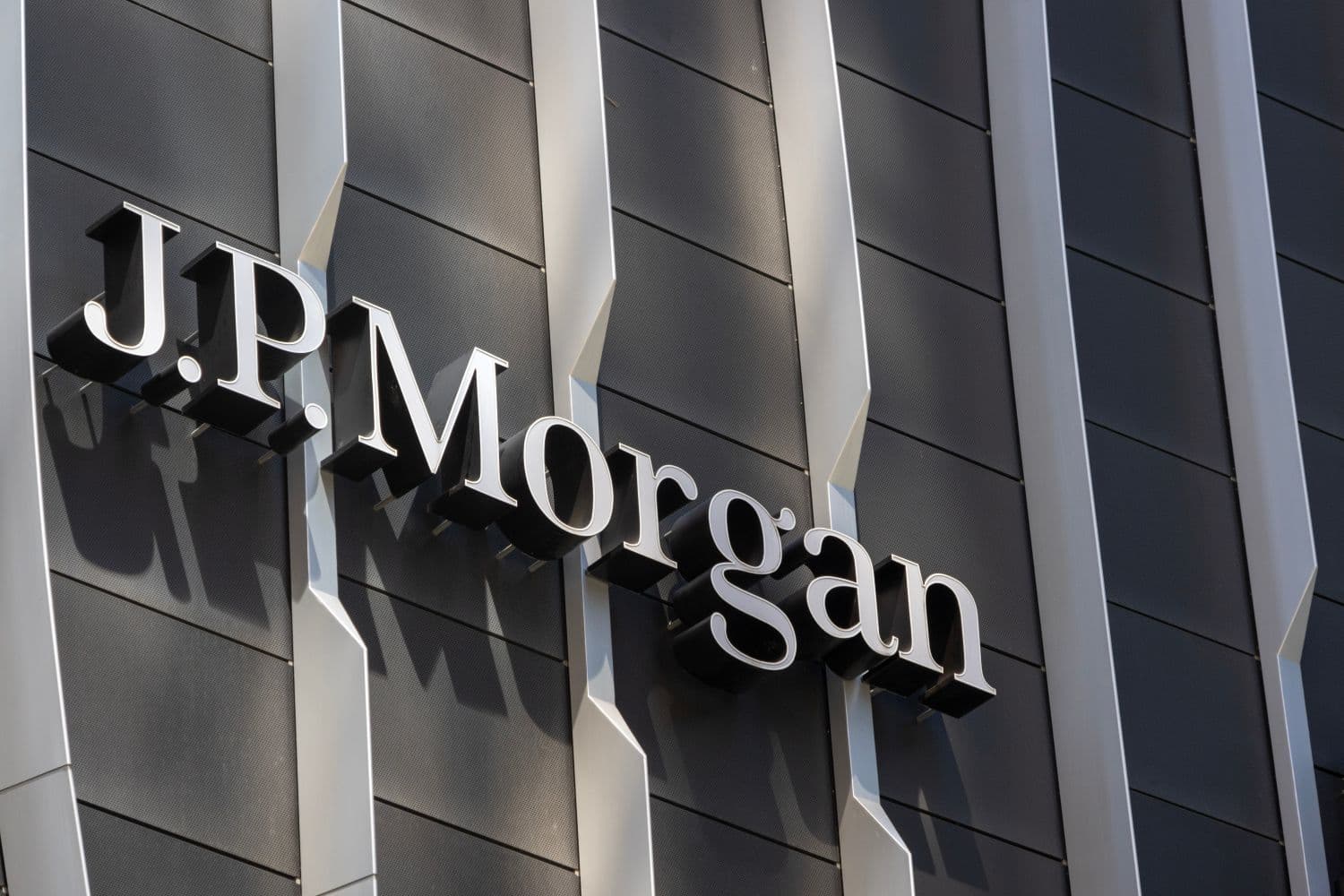 Is Crypto Becoming Too Big For JPMorgan To Ignore?