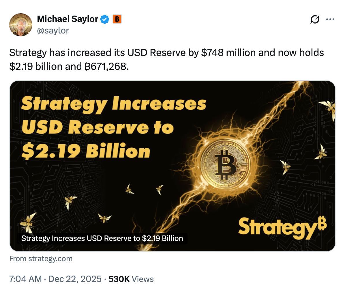 DeepSnitch AI Raised Nearly M as Strategy Pauses Bitcoin Buys. Is DSNT the Next 100x Opportunity?