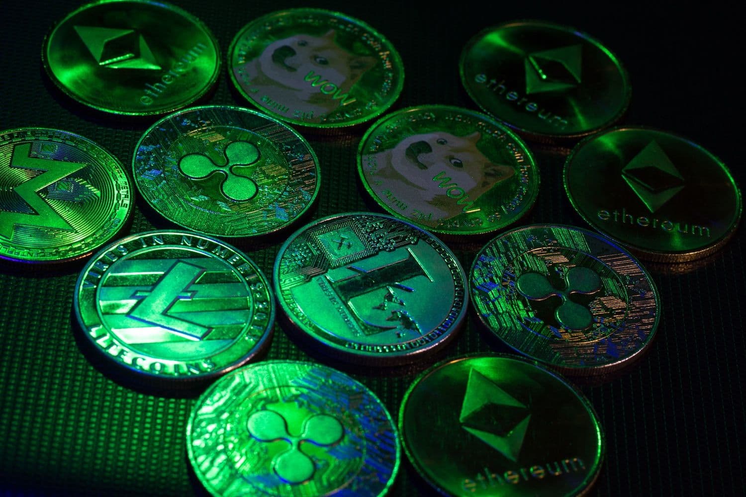 Ethereum, Solana, Cardano Lead Must-Have Altcoin Holdings For 2026, Expert Says