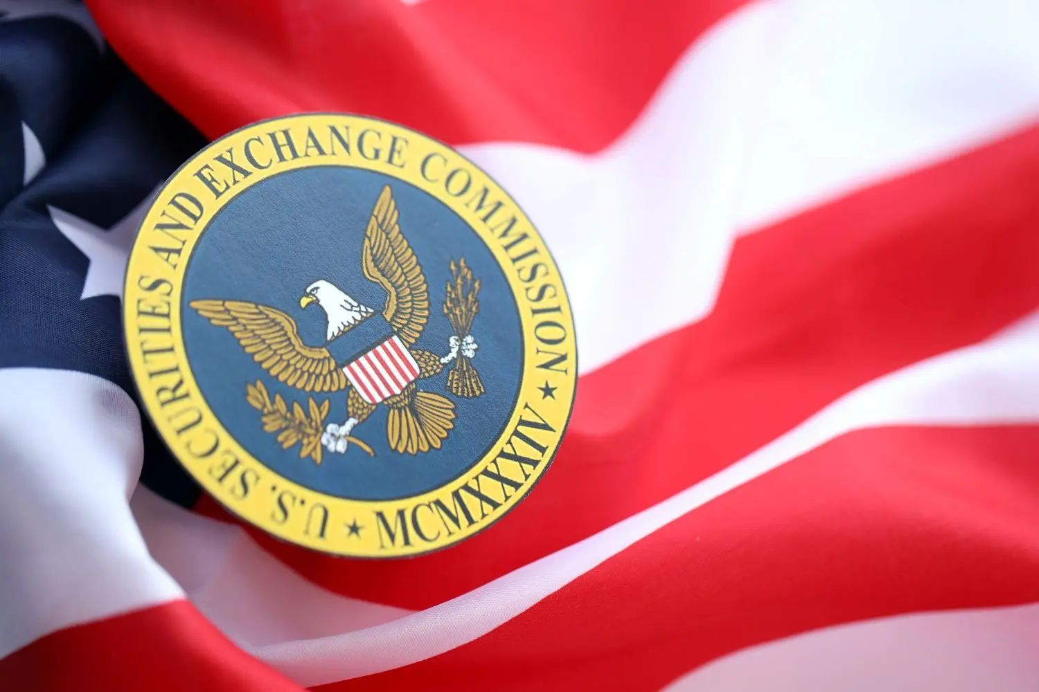 Crypto's Biggest Critic Gone: SEC Commissioner Crenshaw Exits, Leaving All-Republican Panel