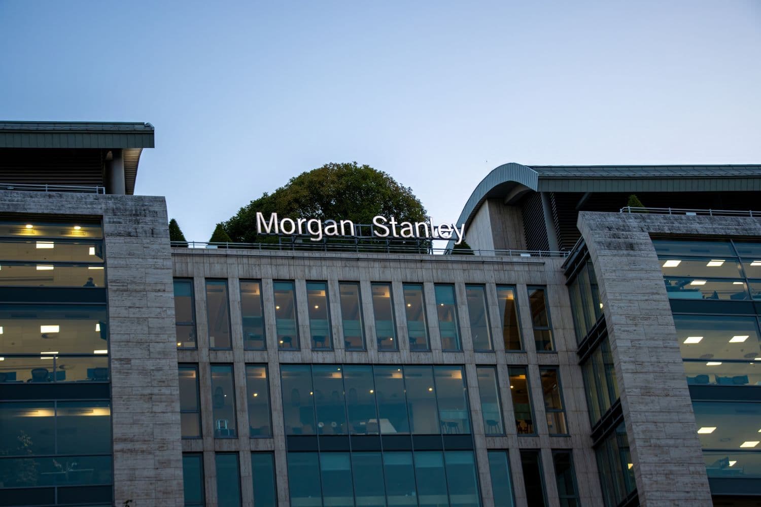 After BlackRock's 0B Success, Morgan Stanley Files Bitcoin And Solana Investment Products After BlackRock's 0B Success, Morgan Stanley Files Bitcoin And Solana Investment Products