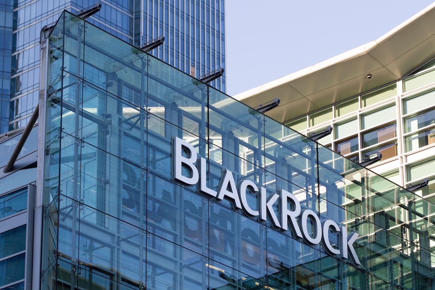 BlackRock Says AI Could Consume 24% Of U.S. Power By 2030, Threatening Bitcoin Miners