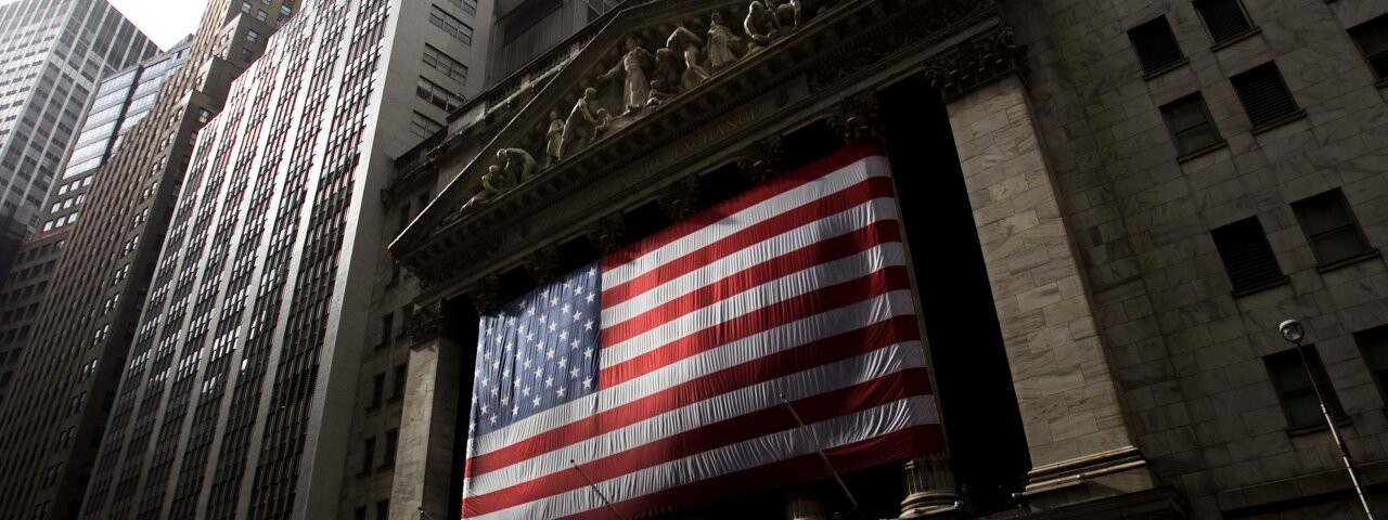 Stablecoin Rewards Gain Support in Updated Senate Market Structure Bill