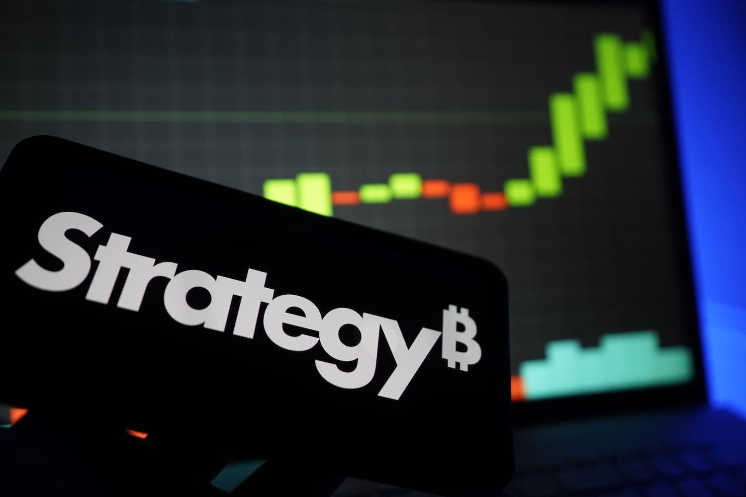 Saylor Signals Another Bitcoin Buy, But Capital Constraints May Limit The Purchase