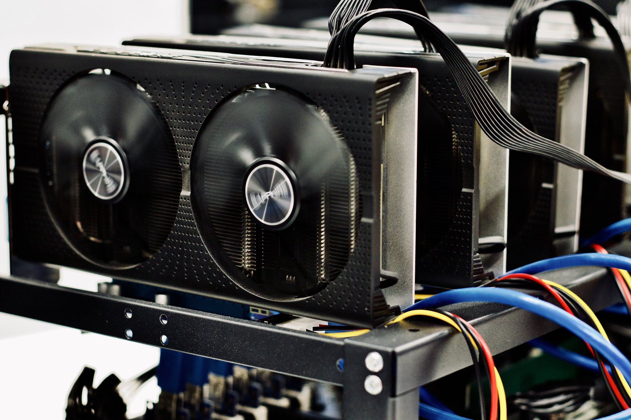 Bitcoin Miners Sell 5,359 BTC as Power Costs Rise