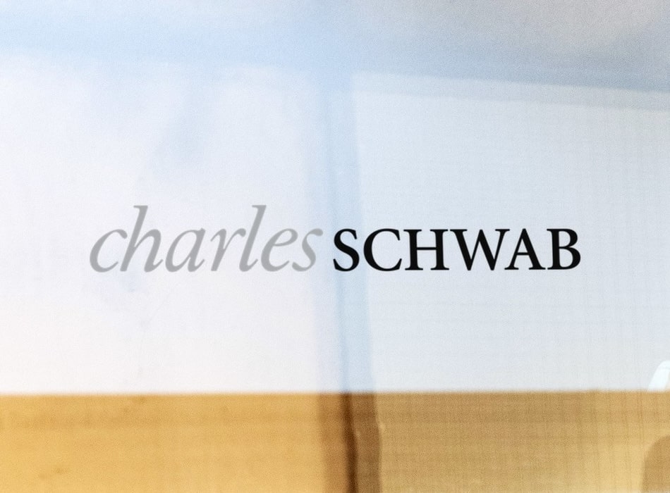 Charles Schwab to Launch Spot Bitcoin Trading in H1 2026