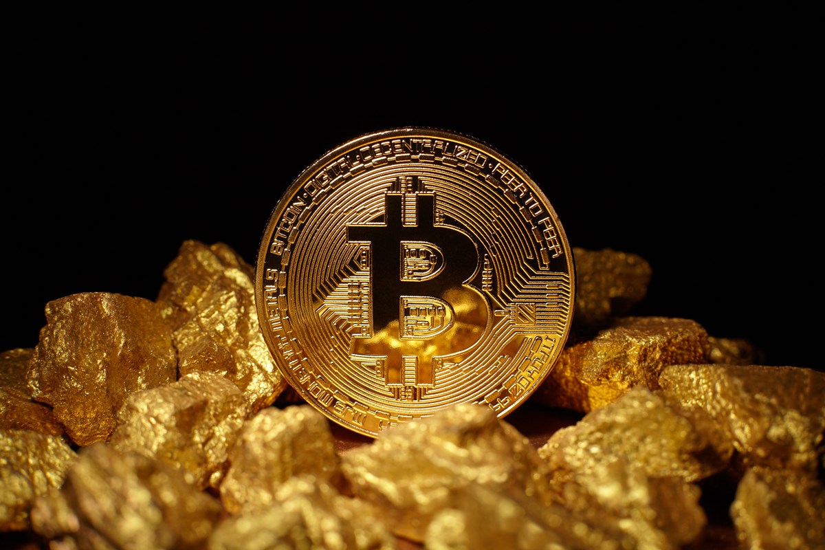 Capital Fled Bitcoin for Gold: Fidelity Says It Is Coming Back