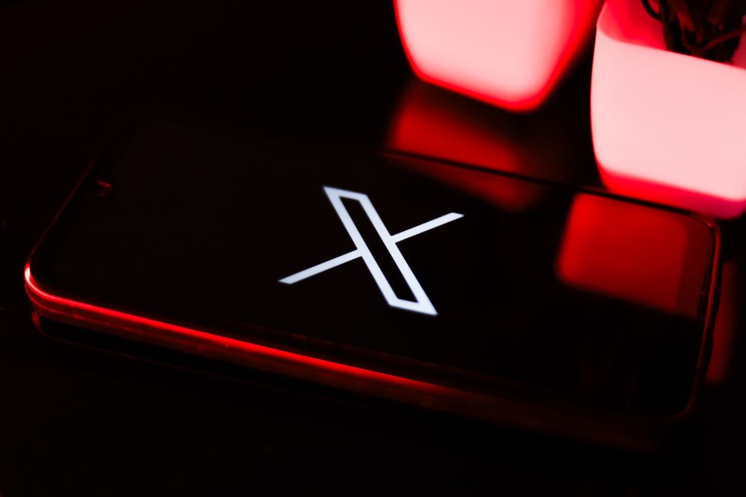 Elizabeth Warren Targets Elon Musk’s X Money Ahead Of April Debut, Here’s Why She’s Worried