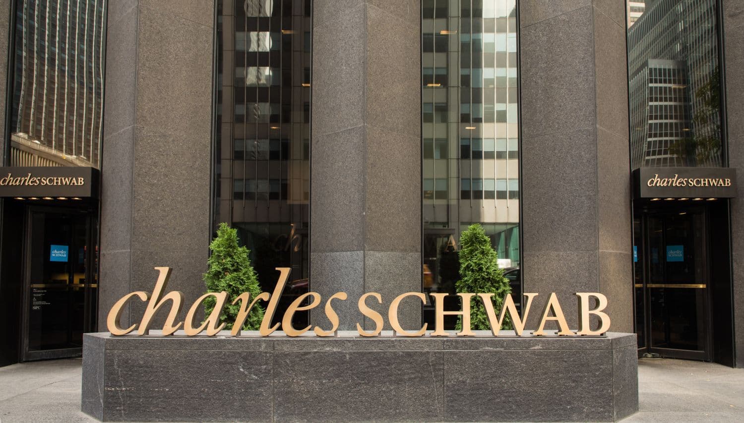 Charles Schwab Spot Bitcoin And Ethereum Trading Goes Live In Q2 With Paxos Custody