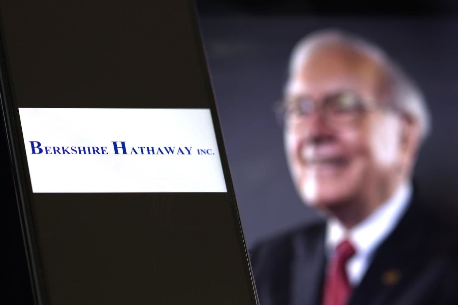 Berkshire's Abel Rejects AI Hype, Targets 50% Energy Unit Growth
