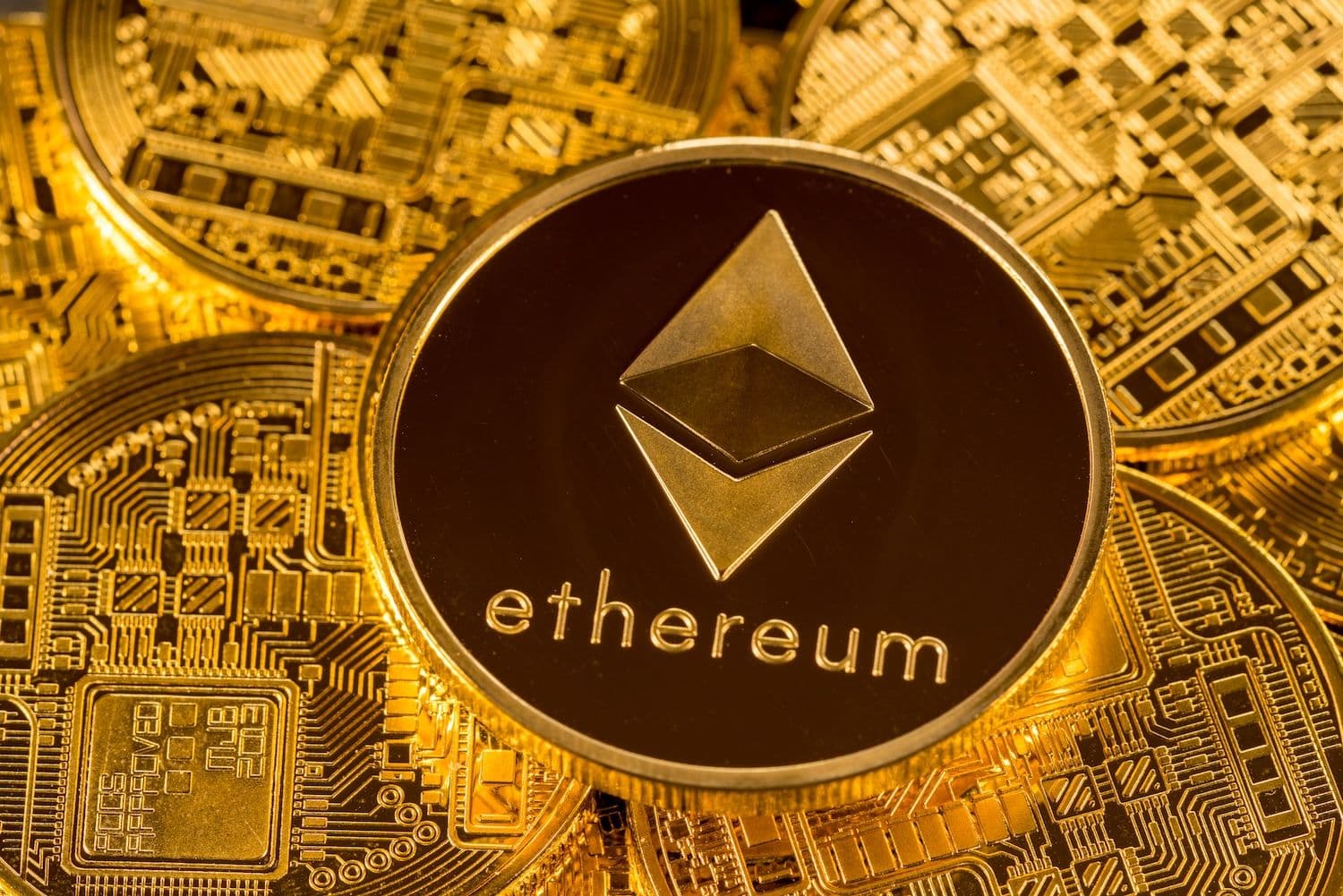 Ethereum Whales Move $423M In ETH To Exchanges, Sell Pressure Spikes