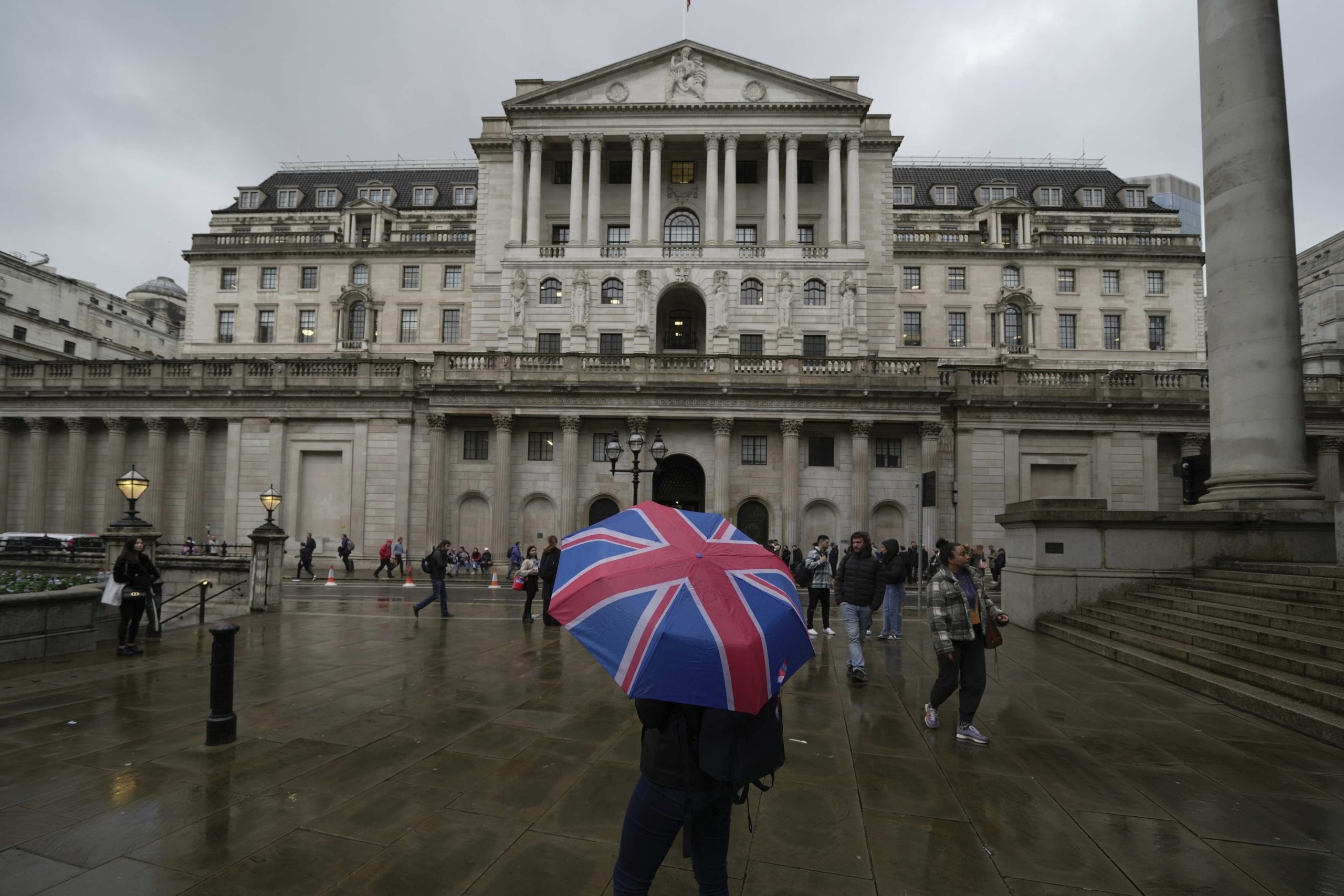 Bank of England Drops Stablecoin Caps After Six Months of Pushback